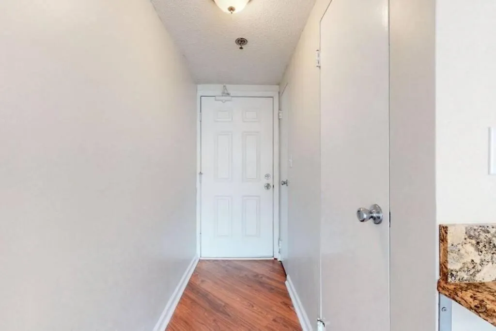 Traveling Professionals. Garage Parking. Downtown. Apartment Nashville